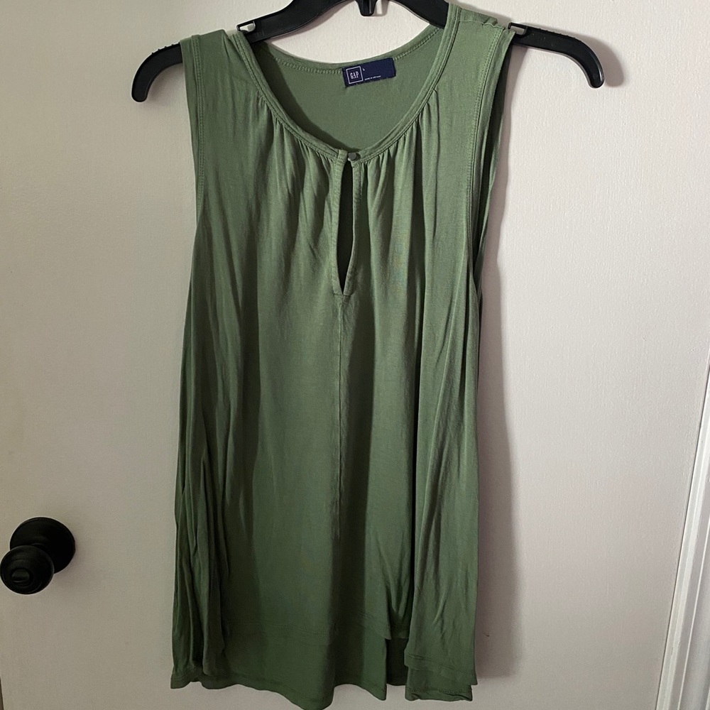 Gap top
